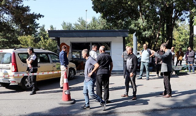 Erzurum'da Taksinin Güvenlik Kulübesine Girmesi Sonucu 4 Özel Güvenlik Görevlisi Yaralandı