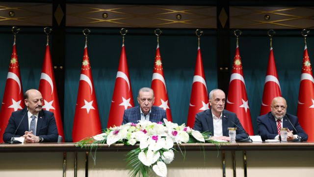 Cumhurbaşkanı Erdoğan, kamu işçilerine
